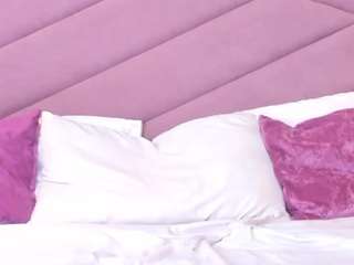 miaweiss's CamSoda show and profile