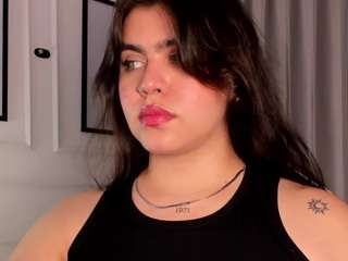 veronica185's CamSoda show and profile