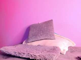 whitneyanderson18's CamSoda show and profile