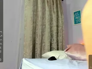 Karly-Bonnet's Live Sex Cam Show