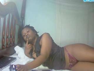 queenloovee Live Webcam on CamSoda