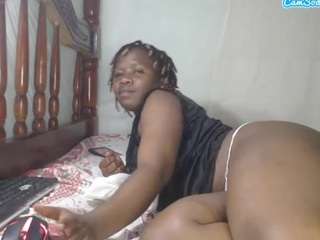 queenloovee webcam model