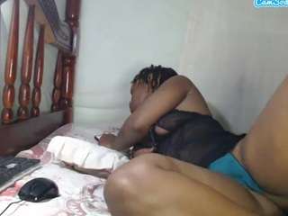 queenloovee's CamSoda show and profile