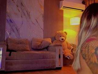 hannabyron Live Webcam on CamSoda