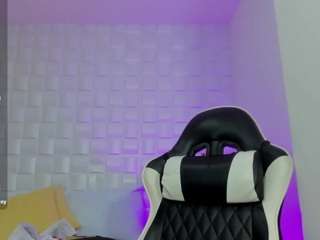 iris-torrez's CamSoda show and profile