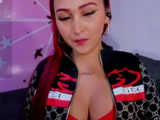 lucybeatifull's Live Sex Cam Show