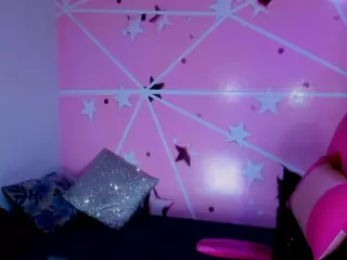 lucybeatifull's Live Sex Cam Show
