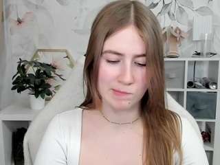 Live webcam model meganxcute on Soda Cams