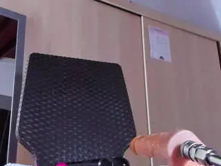 naomidibello's Live Sex Cam Show