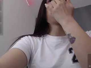 Amira's Live Sex Cam Show