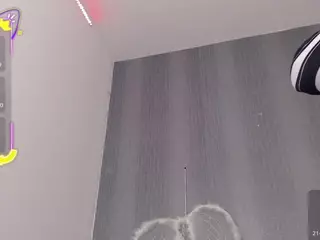 Amira's Live Sex Cam Show