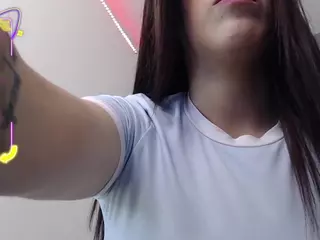 Amira's Live Sex Cam Show