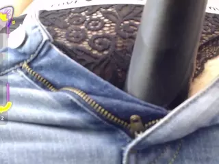 Amira's Live Sex Cam Show