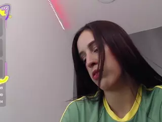 Amira's Live Sex Cam Show