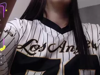 Amira's Live Sex Cam Show