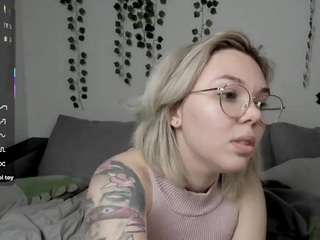 anyapickles Live Webcam on CamSoda