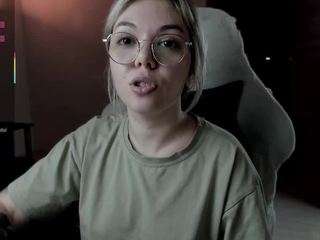 anyapickles webcam model