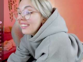 anyapickles Live Webcam on CamSoda