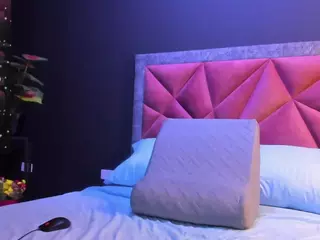 MIA's Live Sex Cam Show