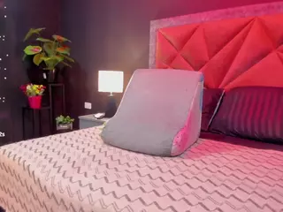 MIA's Live Sex Cam Show