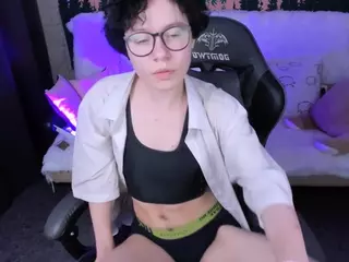 YunGlas's Live Sex Cam Show