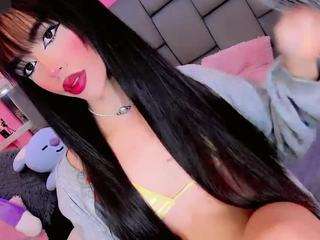 aliisson-doll Live Webcam on CamSoda