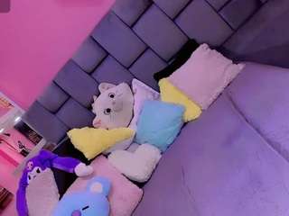 aliisson-doll Live Webcam on CamSoda