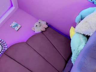 aliisson-doll Live Webcam on CamSoda