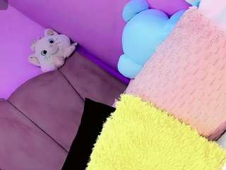 le modèle aliisson-doll est en webcam porno dans un show sur le site camsoda, il possède les tags suivants: anal toys,average,brown eyes,dirty talk,drinking,orgasm,smoking,tattoos,teen 18,young adult,brown hair,hd,latina,small tits
