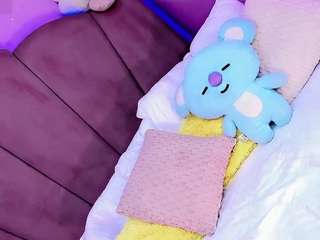 aliisson-doll Live Webcam on CamSoda