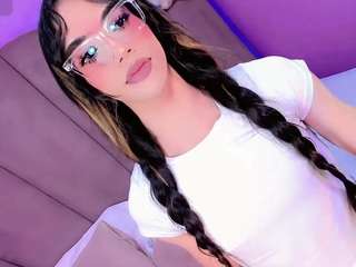 aliisson-doll Live Webcam on CamSoda