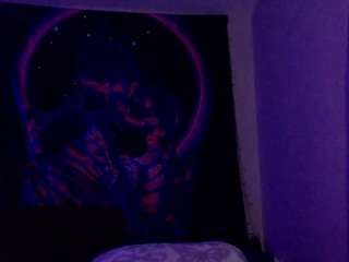 Live webcam model reneesosluttyy on Soda Cams