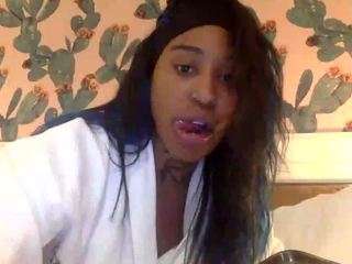 bluuxhoneyy — LIVE on Camsoda