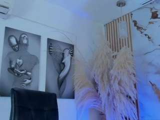 ariannathonson's CamSoda show and profile