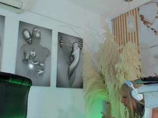 ariannathonson Live Webcam on CamSoda