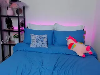 Lovely-Poppy's Live Sex Cam Show