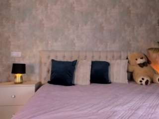 raisagee1 live cam profile