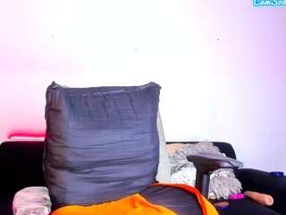 antonellaazams webcam model