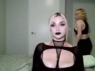 Lucia X and Gigi's Live Sex Cam Show