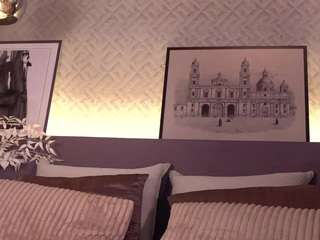 ellediane Live Webcam on CamSoda