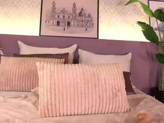 ellediane's CamSoda show and profile