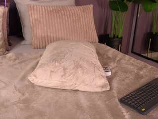 Live webcam model ellediane on Soda Cams