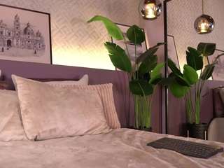 Live webcam model ellediane on Soda Cams