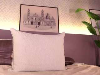 ellediane's CamSoda show and profile