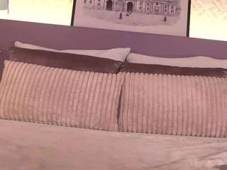 Live webcam model ellediane on Soda Cams