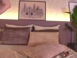 ellediane's CamSoda show and profile