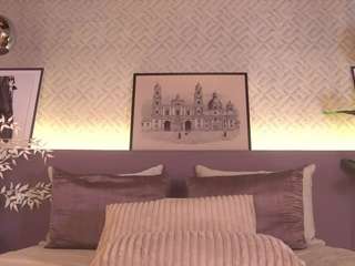 ellediane's CamSoda show and profile