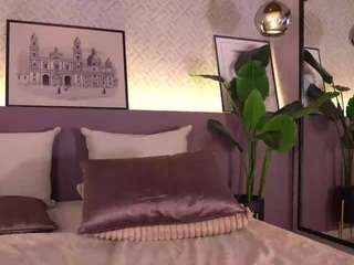 ellediane's CamSoda show and profile