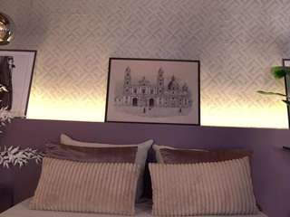 Live webcam model ellediane on Soda Cams