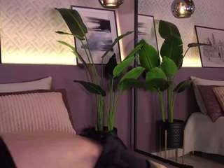 ellediane's CamSoda show and profile